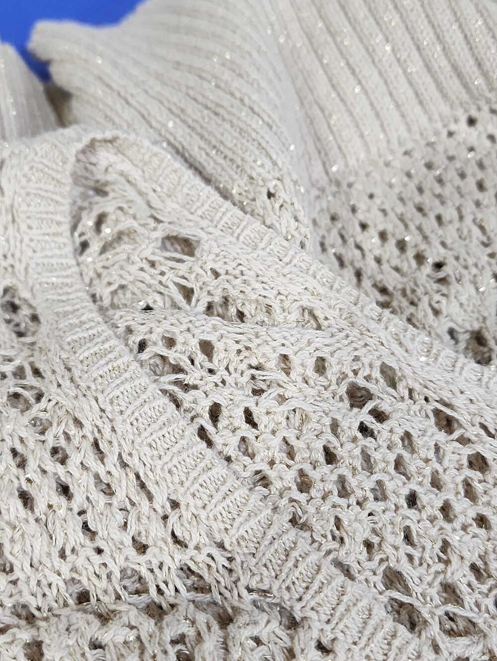 Charming Charlie Beige Open-Knit Sweater - Gold Sparkle - Cold Shoulder Sz XL - Picture 7 of 7